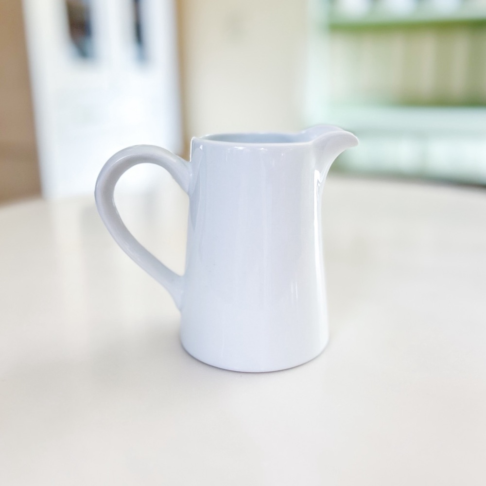 White Vintage Creamer 🤍